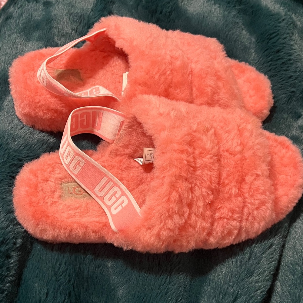UGG Fluff Yeah Pink Slippers